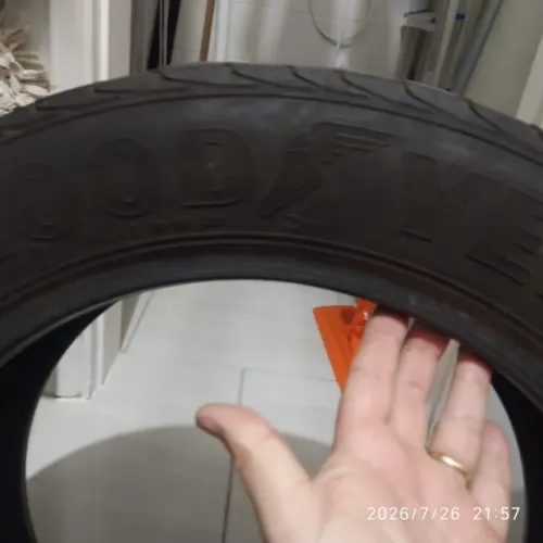 Pneu goodyear 205/55 r16 semi novo em bom estado - Sorocaba-SP