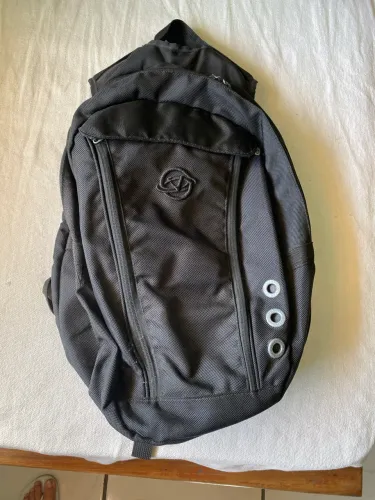 Mochila Preta Usada e Conservada