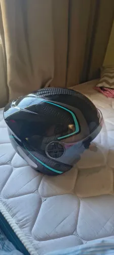 Capacete aberto