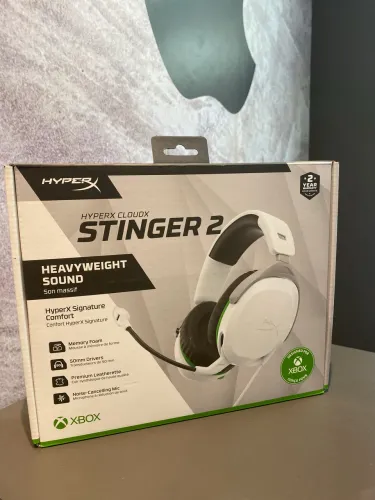 headset HyperX CloudX Stinger 2 na cor branca