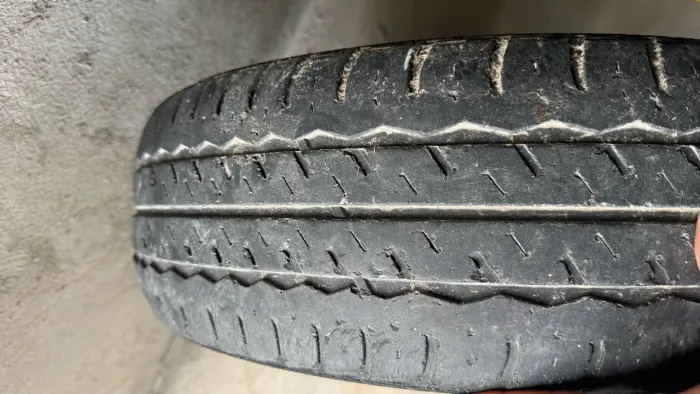 Pneu Carga 195/70 R15C Bongo / HR