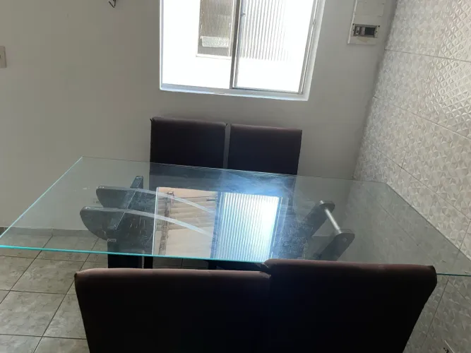 Mesa com cadeiras