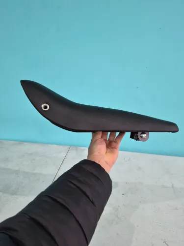 Banco banana bicicleta antiga lowrider aro 20 brandani schwinn evolux bmx monark triunfo