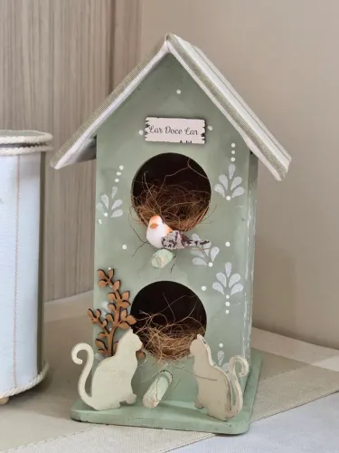 Casinhas feitas à mão, inspiradas no encanto do jardim.