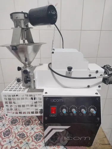 Máquina de fazer salgados