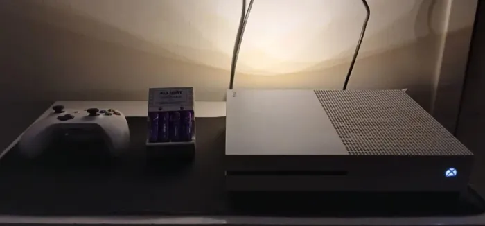 Xbox One S 1 Tera + 1 Controle