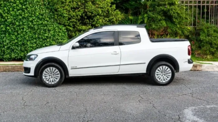 Volkswagen Saveiro Highline 1.6 T. Flex 8V CD 2015