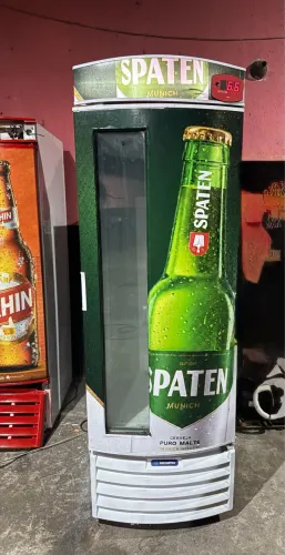 Freezer expositor cervejeiro metalfrio spaten