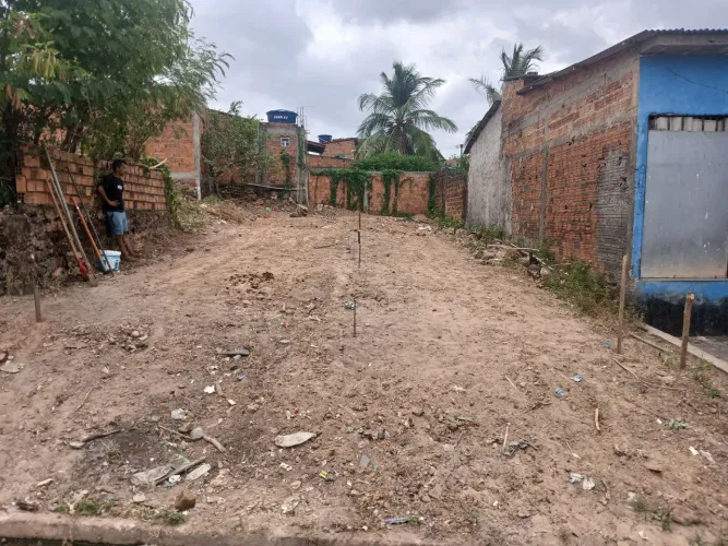 Terreno de 7,5 de frente e 20 metros de cumprimento..