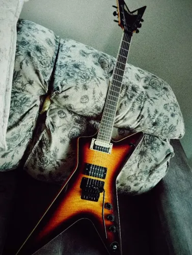 Vendo Guitarra Dean Dimebag (versão chinesa)