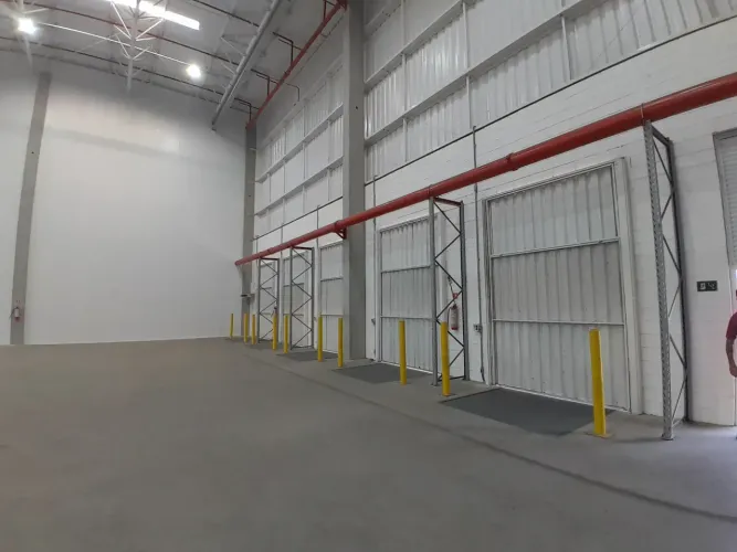 Ilha do Governador  Galpão para Locação com 2.396 m²