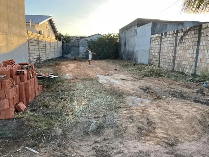 VENDE-SE TERRENO 10x25 - R$ 60 MIL ÁGUA ENCANADA - DOCUMENTADO ? *