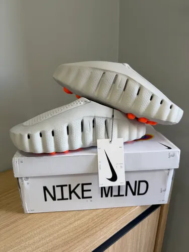 Nike Mind 001
