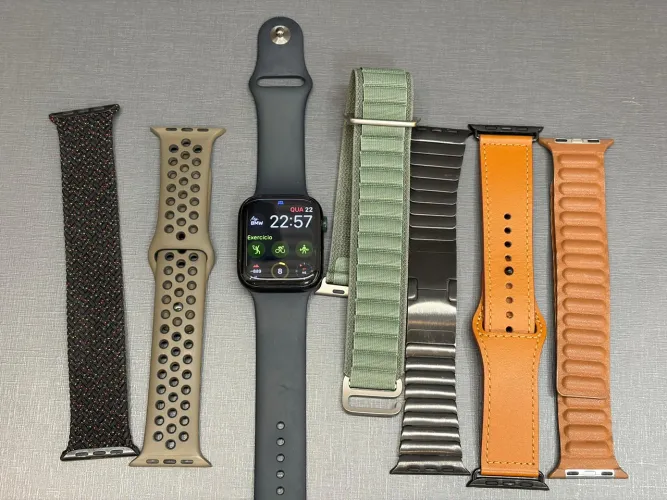 Apple Watch Series 8 (GPS) - 45mm Alumínio