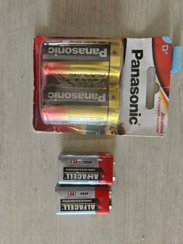 Pilha d2 grande e bateria 9v