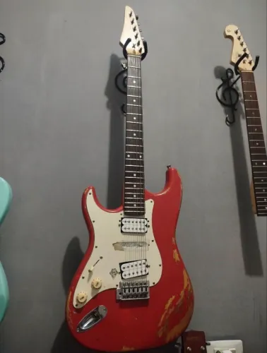 Guitarra canhoto stratocaster