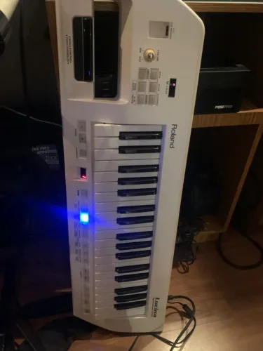 Teclado Roland Lucina (Keytar)