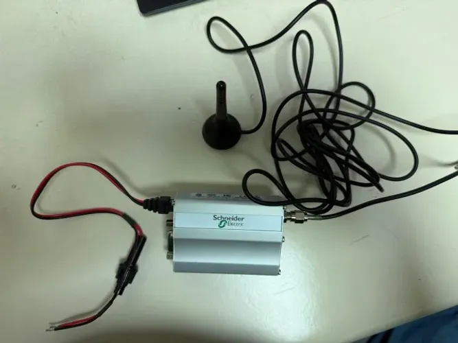 Modem Schneider Electric SR2MOD02 GSM/GPRS para Automação Industrial