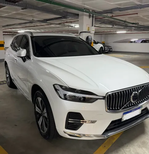 Volvo XC-60 T-8 Plus 2.0 AWD (híbrido) 2025