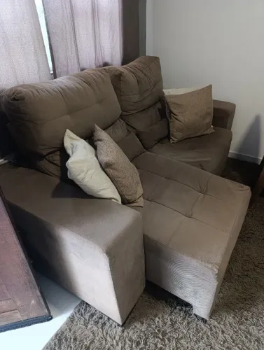 Sofá retrátil e reclinável