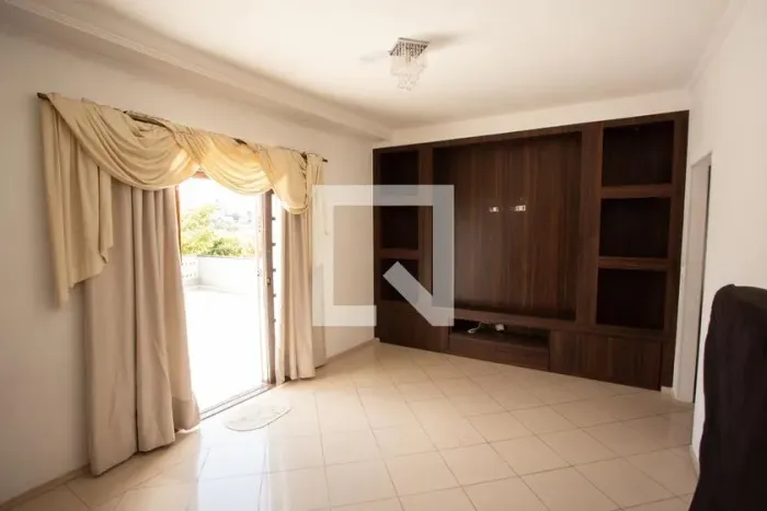 Casa à Venda - Santana, 5 Quartos, 530 m2