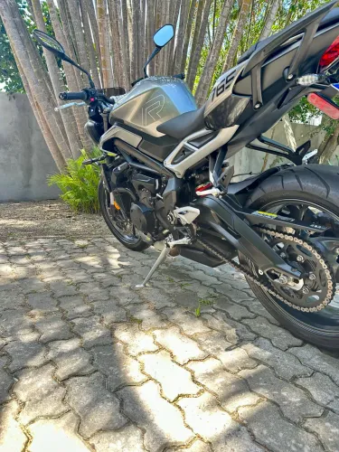 Triumph Street Triple 765 R 2024 - 3.400km - Único Dono - Quickshifter - IPVA 2026 Pago