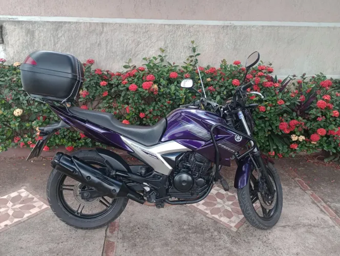 Vendo moto Yamaha fazer 250 cilindradas