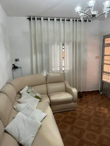 OPORTUNIDADE RARA NO BAIRRO DOS CASAS - DUAS CASAS NO MESMO TERRENO, PORTEIRA FECHADA!