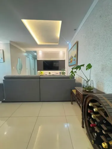 Vendo Apartamento Mobiliado ao lado do Shopping da Ilha, 3 Quartos, 2 Vagas de Garagem.
