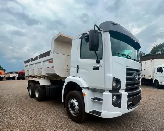 VW 24 250 Caçamba