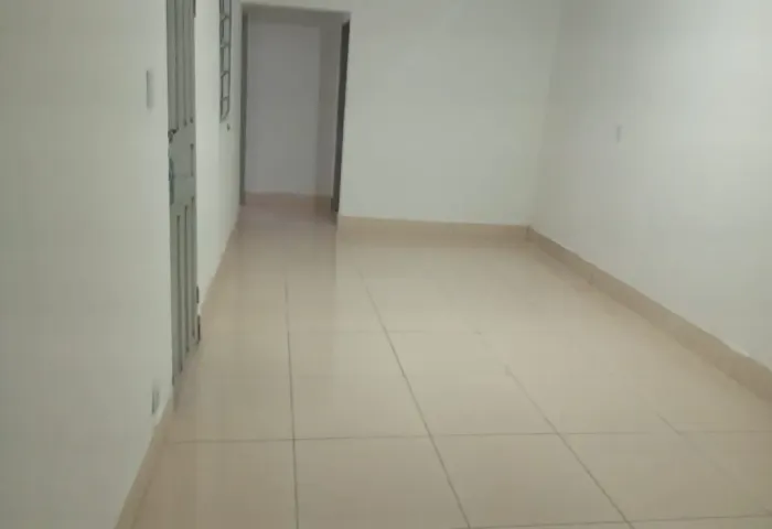 ALUGA+RECEM REFORMADO+2q/dispensa+vaga+lado do PREVEST