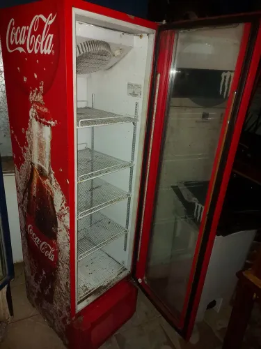 Geladeira expositora Coca cola slin 