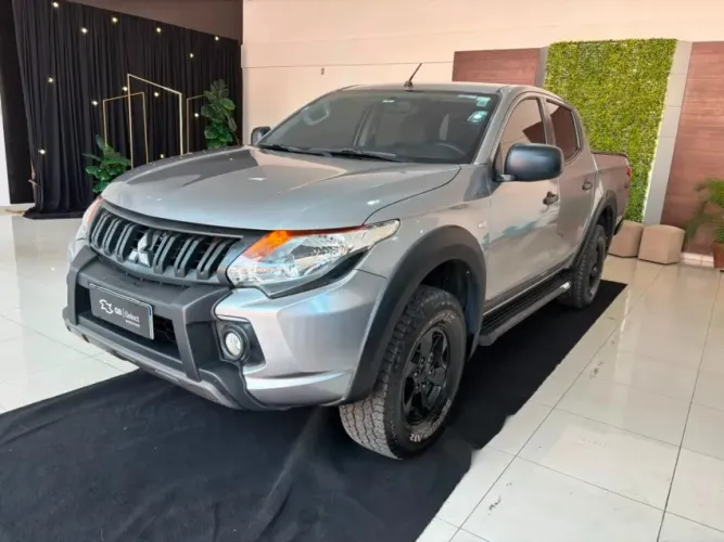 Mitsubishi L200 Tri. Outd. GLX 2.4 CD 4X4 Die. MEC 2024