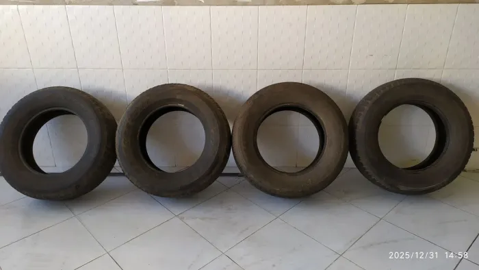 Jogo Pneus Caminhonete Bridgestone 265 65 R17 Aro 17 (mais de meia vida) P/ L200 S10 Hilux