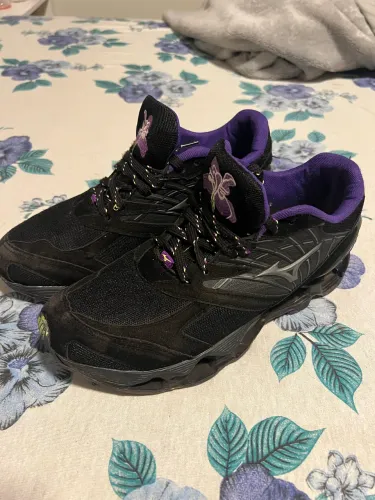 Vendo mizuno flor de lotus, tamanho 42