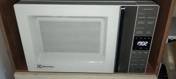 Microondas Eletrolux 23lts
