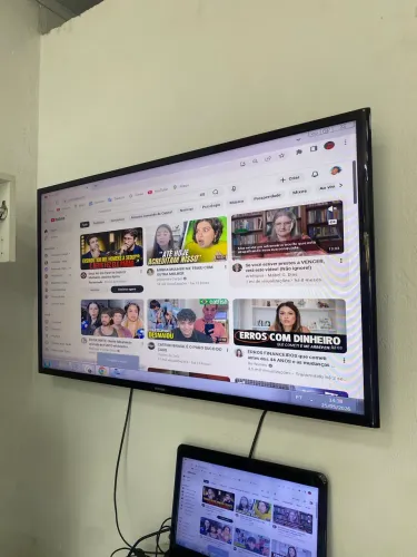 Smart tv 42 POLEGADAS SEMINOVA EM PERFEITO ESTADO