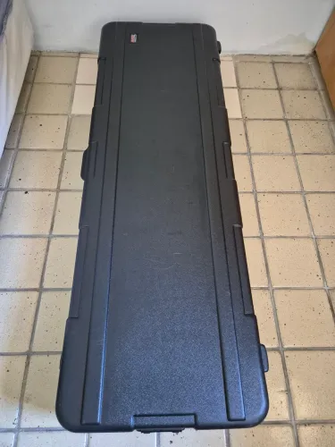 Case Rígido Gator para Teclado 88 Teclas com Rodas