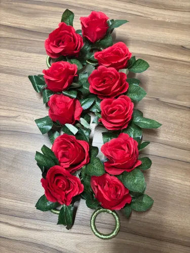 11 Anéis para guardanapo com rosas vermelhas.