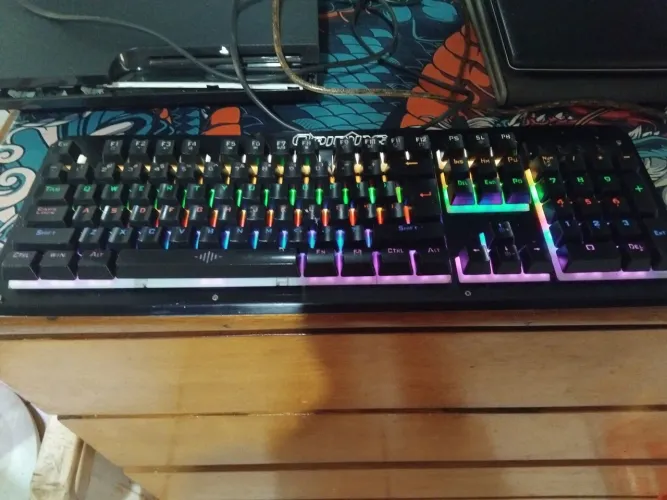 teclado mecânico Crining