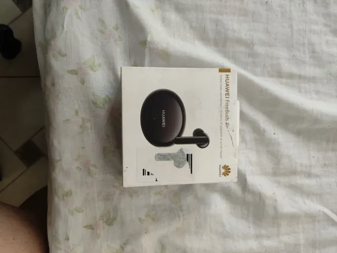 Fone de ouvido Huawei Freebuds 4i com defeito