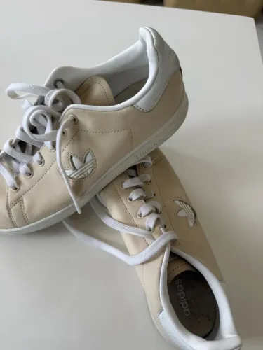 Tênis Adidas
