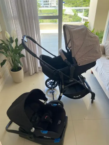 Carrinho e bebê conforto