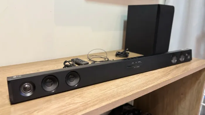 Soundbar LG SQC2 300W RMS + Subwoofer Sem Fio