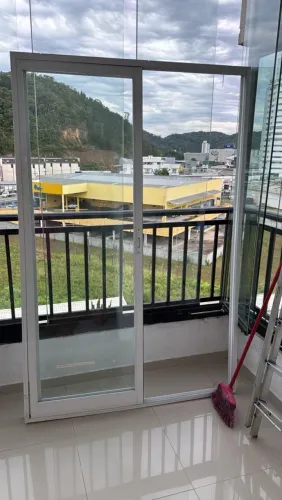 Vendo Porta de vidro duas folhas 1,36x2,10