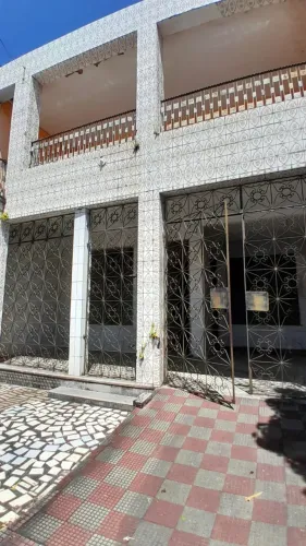 Sobrado para venda no Bairro Farias Brito