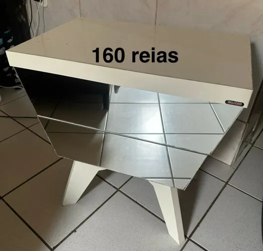 Criado mudo