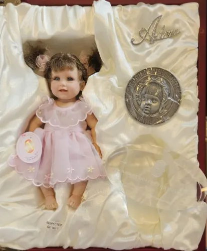 Boneca Adora Doll Edição do Clube de Colecionadores de 2005