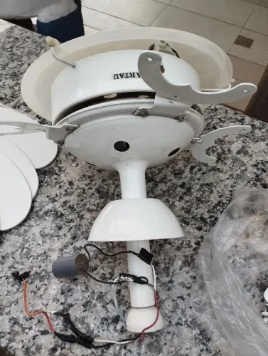 Ventilador de teto 4 pás