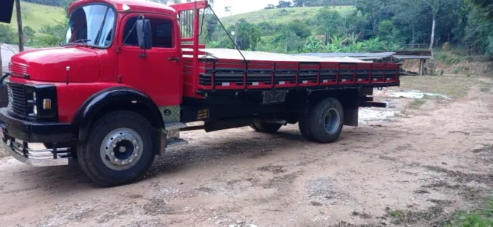Caminhão MB 1313 hidráulico, freio a ar, turbinado.